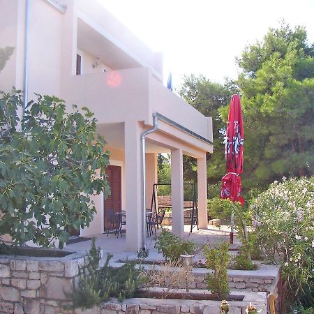 Apartments Rina Примоштен Экстерьер фото